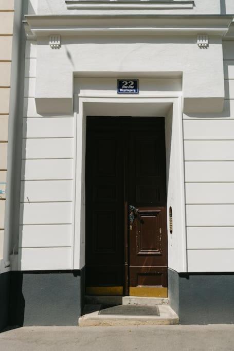 Homey 5 Min To Belvedere Apartment Wien